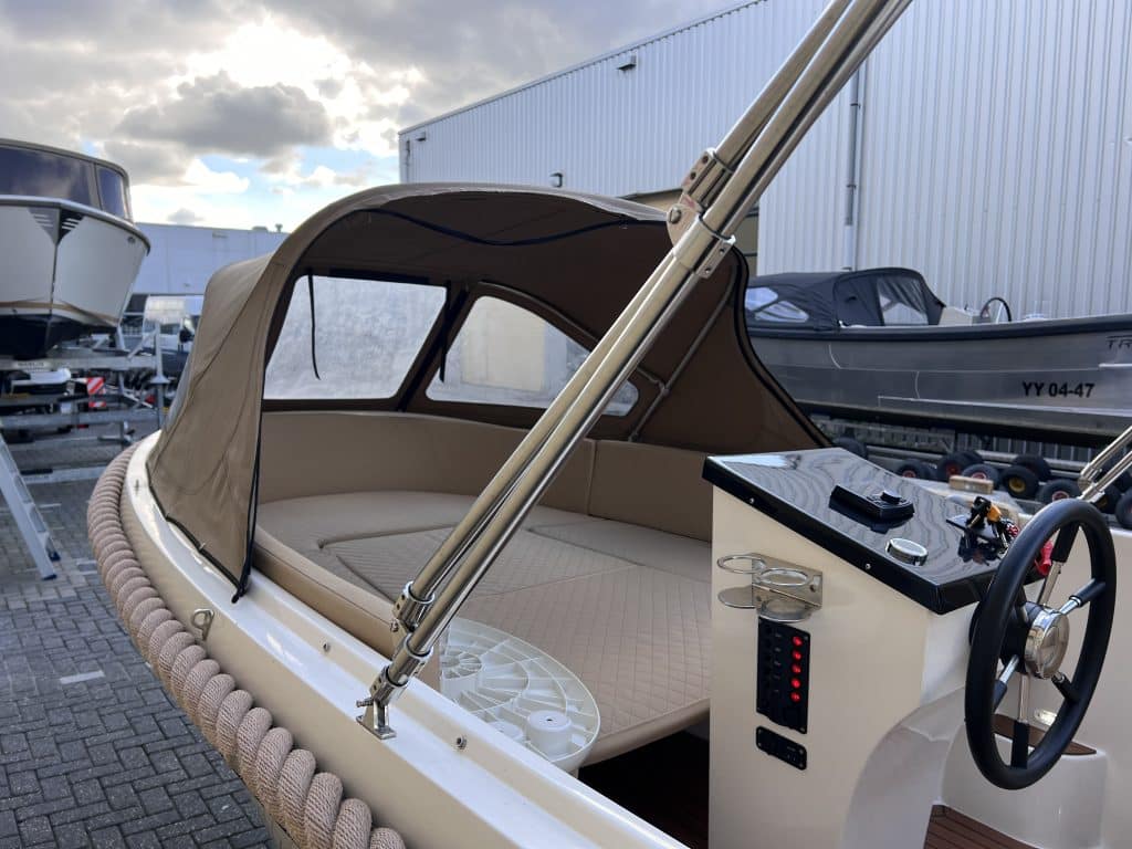 Lago Amore 595 + 30PK Suzuki 2021 - Main Image