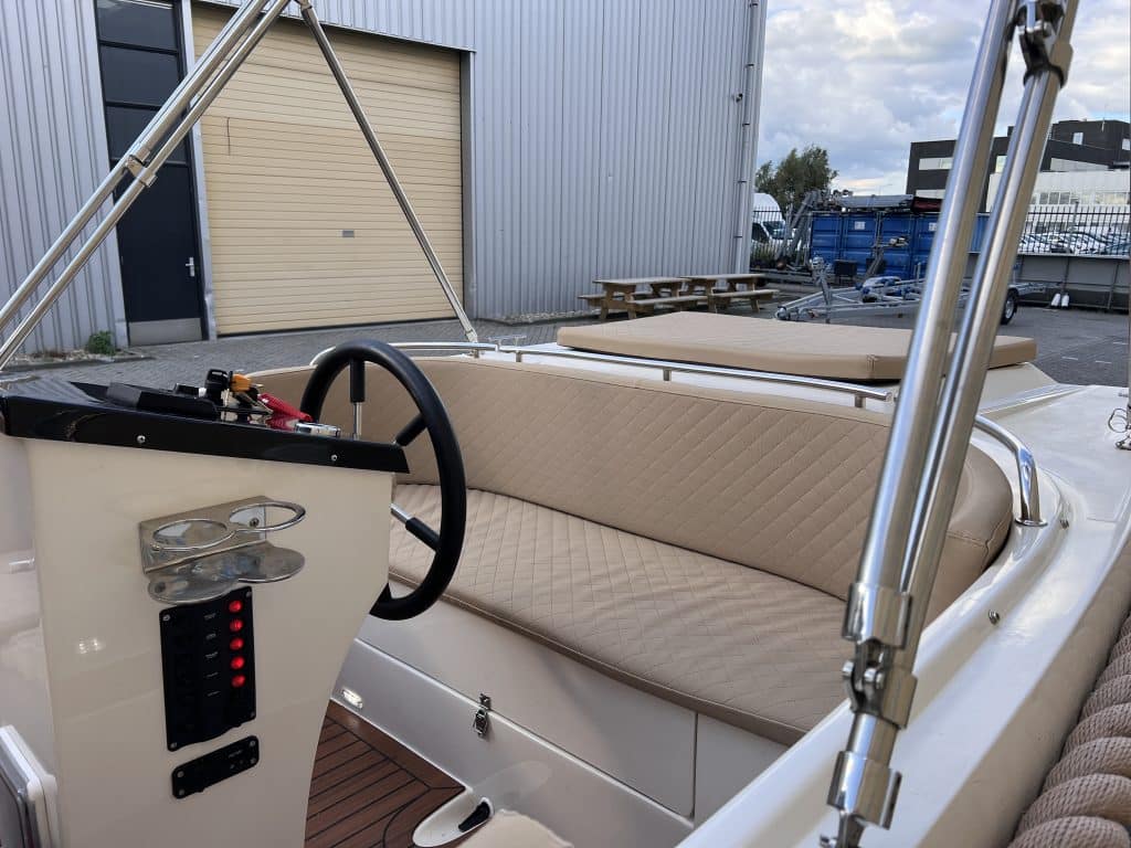 Lago Amore 595 + 30PK Suzuki 2021 - Main Image