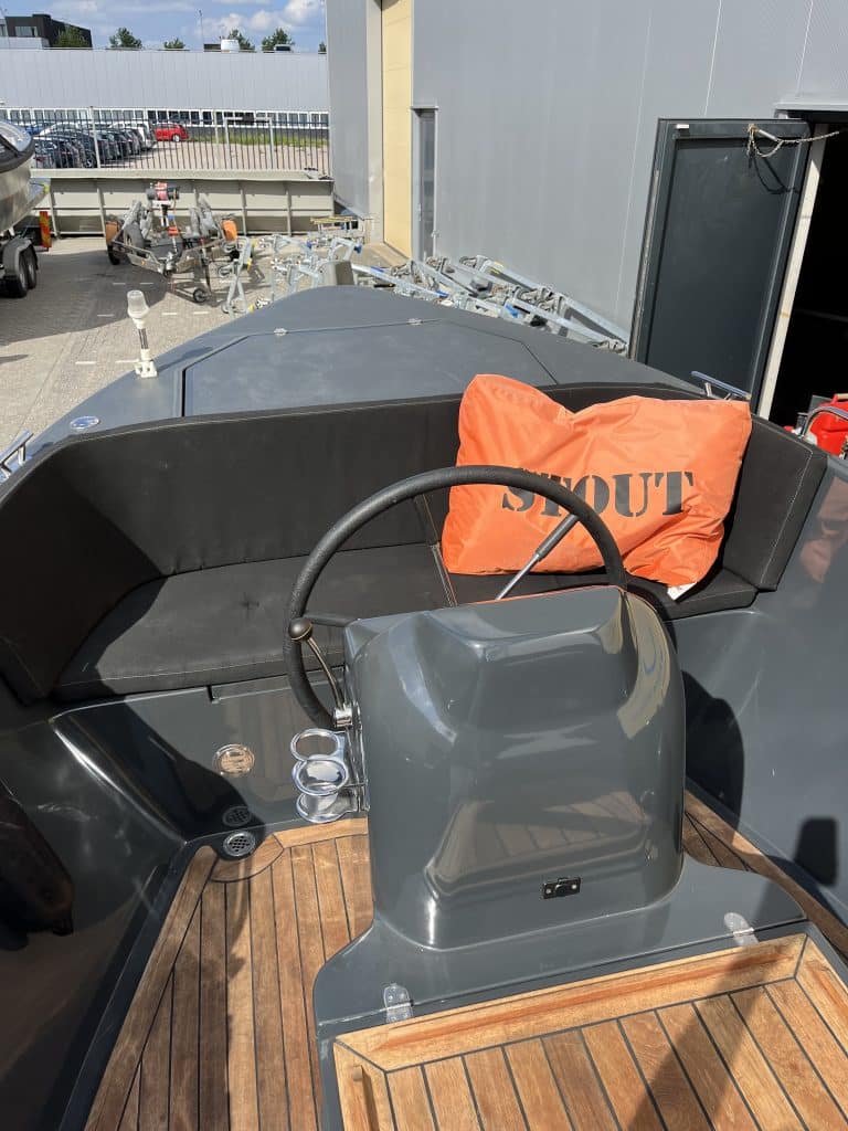 STOUT 750 + 27pk Vetus 2013 - Main Image