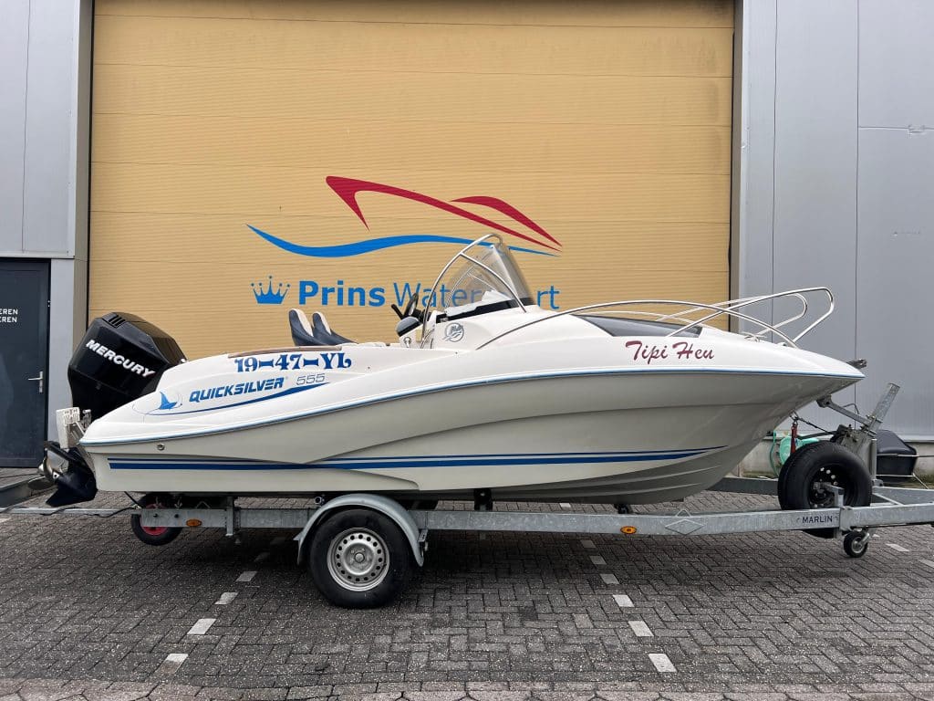 Quicksilver 555 Cabin + 115PK Mercury en trailer