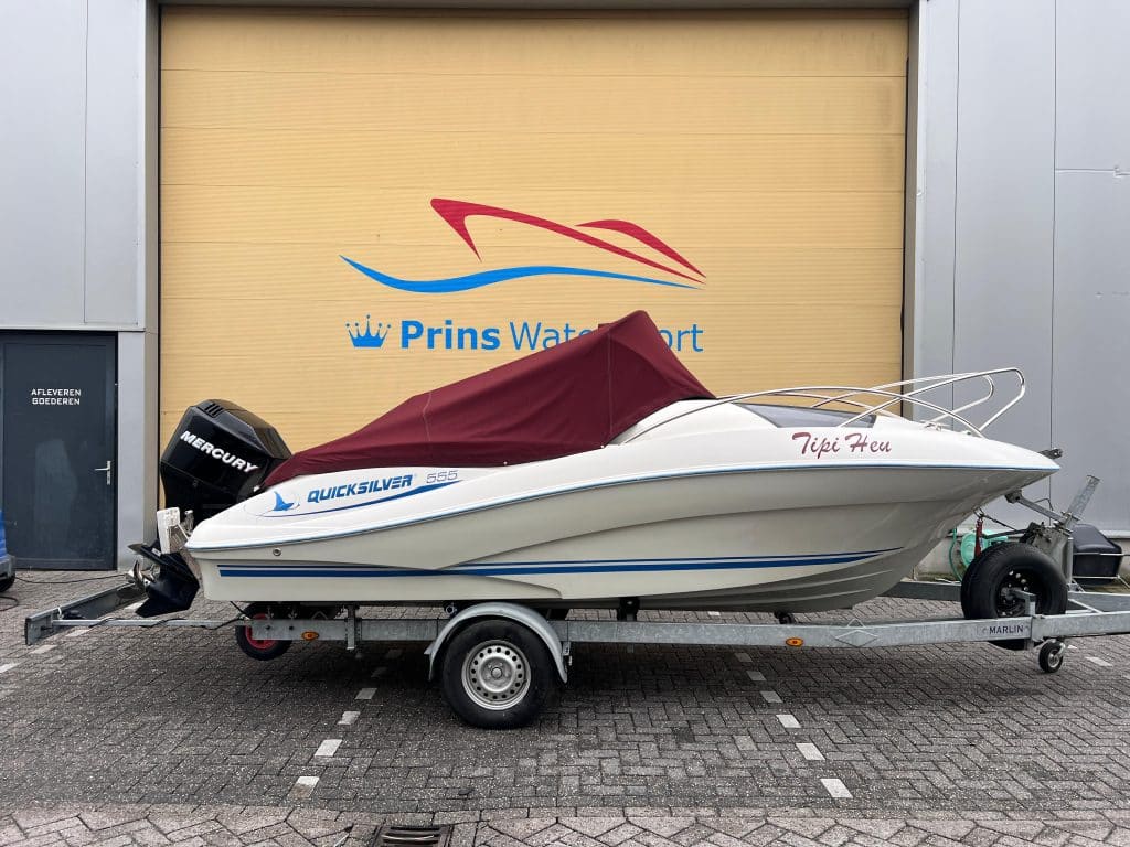 Quicksilver 555 Cabin + 115PK Mercury en trailer - Main Image