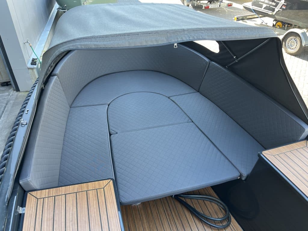 Oldambtsloep 550 xl + 9.8pk Tohatsu + trailer - Main Image
