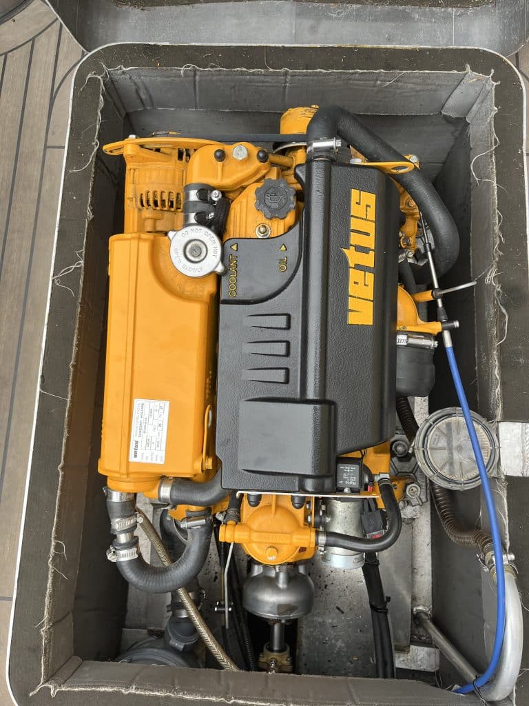 Alumax Bull 60 + 27pk Vetus 2014 - Main Image