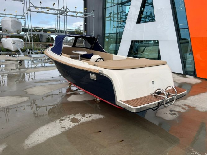 Lago Amore 590 Tender


                




      - Main Image