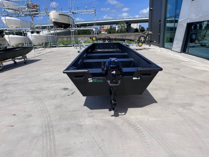 Black work boats Black Jon 500


                
 - Main Image